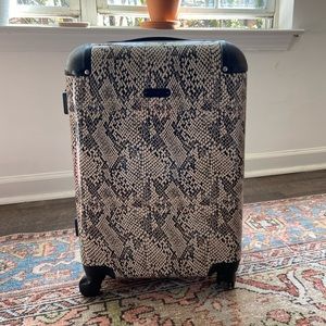 Rebecca Minkoff Hardshell 24”